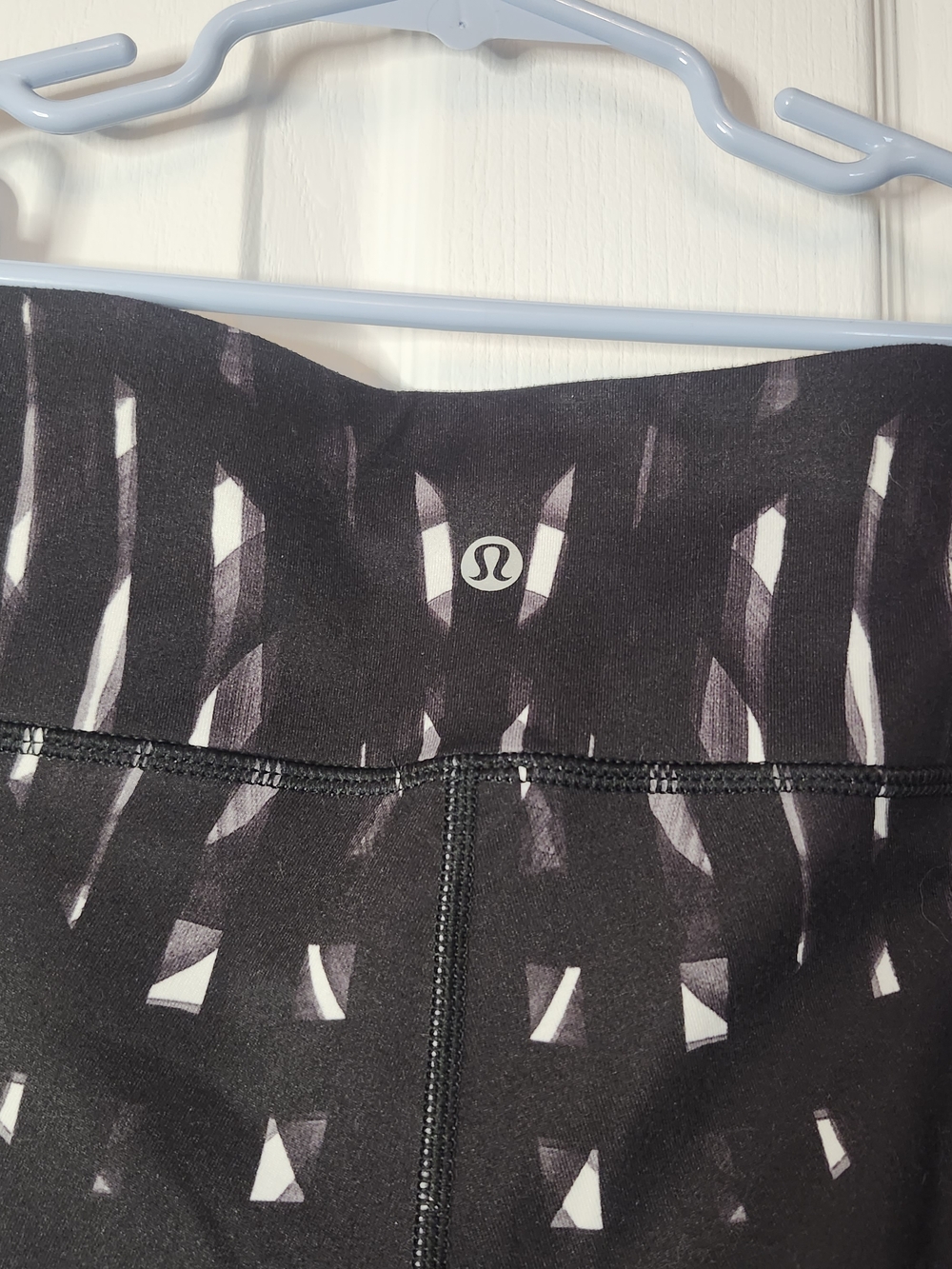 Lululemon Wunder Under Pant III Leggings Sz 6 - Picture 3 of 5